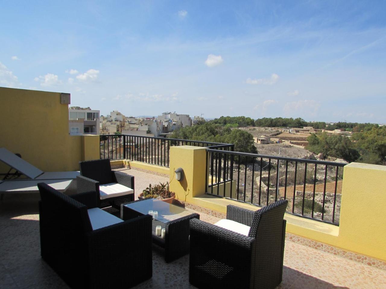 Panoramic Penthouse In Marsascala Which Enjoys Sea And Country Views Apartment Марсаскала Екстериор снимка