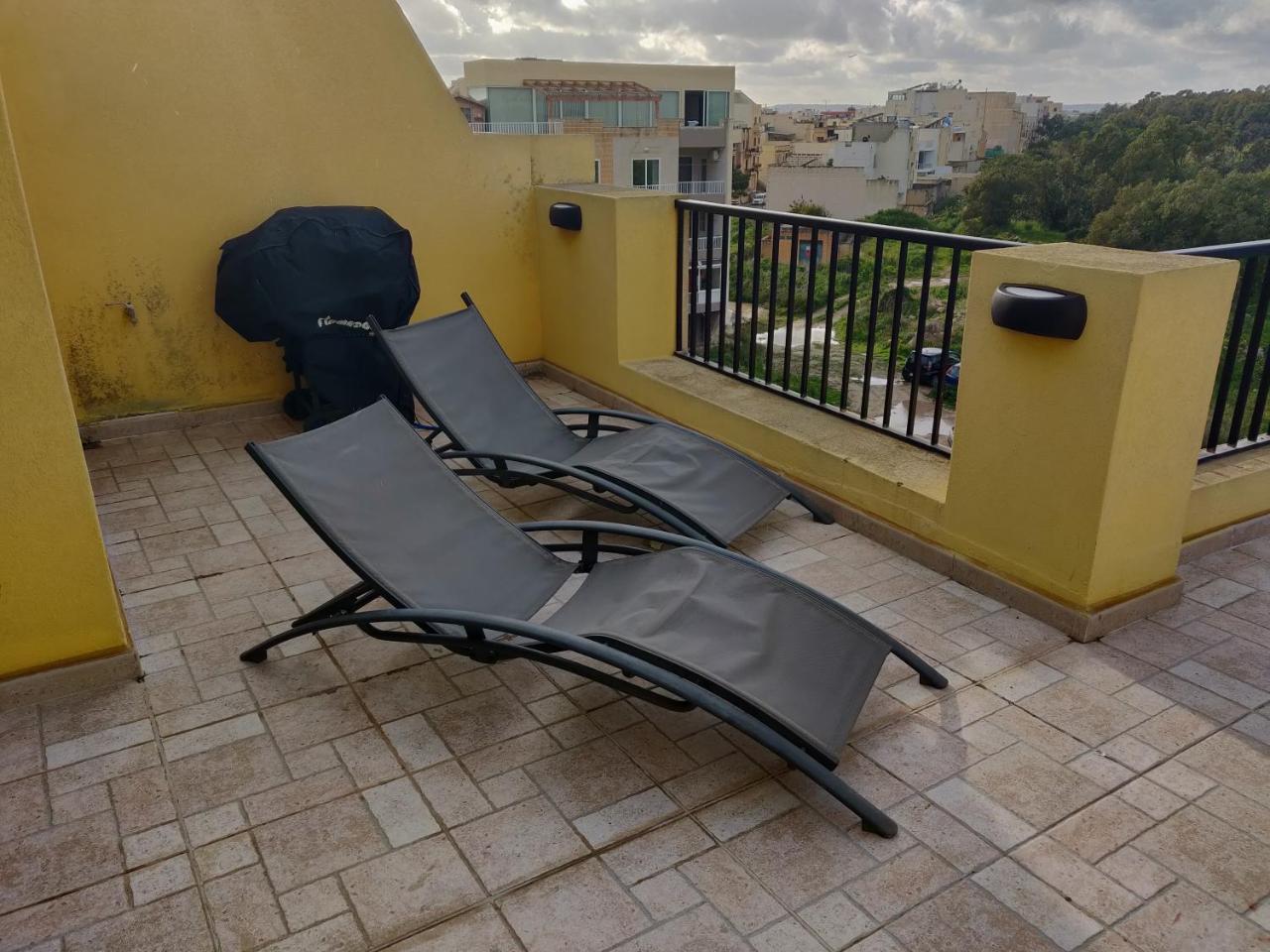Panoramic Penthouse In Marsascala Which Enjoys Sea And Country Views Apartment Марсаскала Екстериор снимка