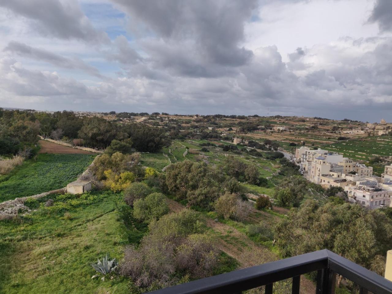 Panoramic Penthouse In Marsascala Which Enjoys Sea And Country Views Apartment Марсаскала Екстериор снимка
