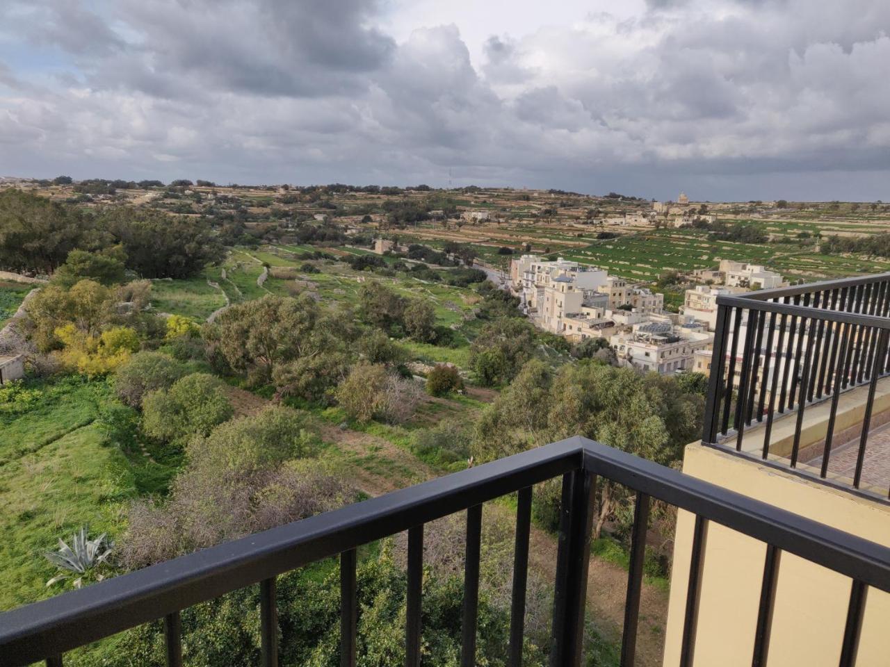 Panoramic Penthouse In Marsascala Which Enjoys Sea And Country Views Apartment Марсаскала Екстериор снимка