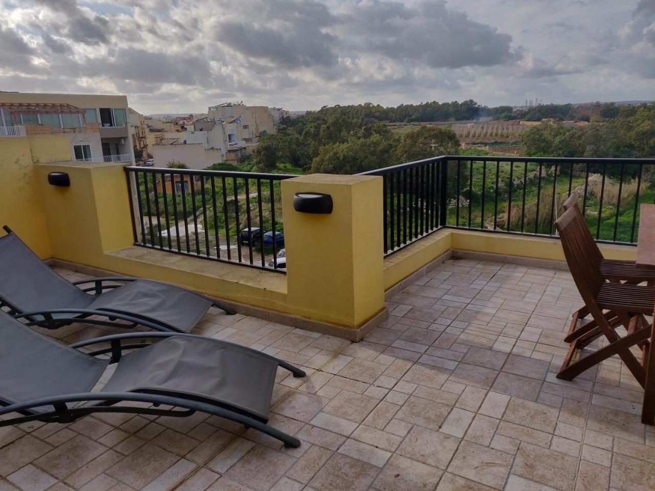 Panoramic Penthouse In Marsascala Which Enjoys Sea And Country Views Apartment Марсаскала Екстериор снимка