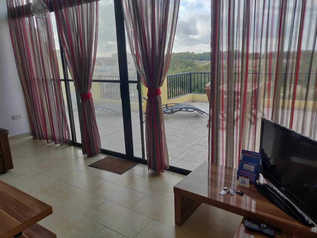 Panoramic Penthouse In Marsascala Which Enjoys Sea And Country Views Apartment Марсаскала Екстериор снимка