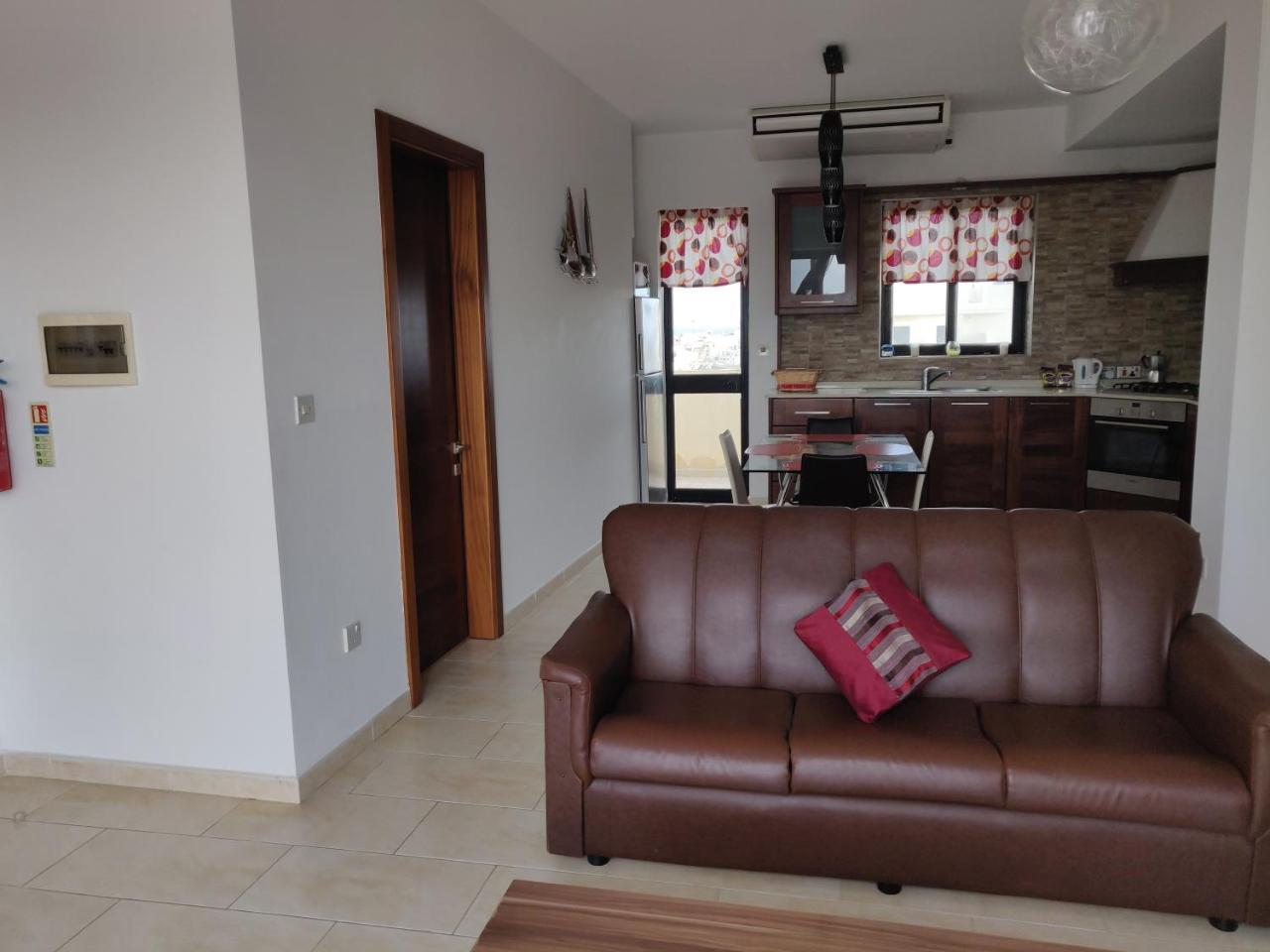 Panoramic Penthouse In Marsascala Which Enjoys Sea And Country Views Apartment Марсаскала Екстериор снимка
