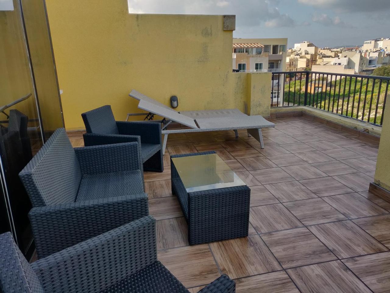 Panoramic Penthouse In Marsascala Which Enjoys Sea And Country Views Apartment Марсаскала Екстериор снимка