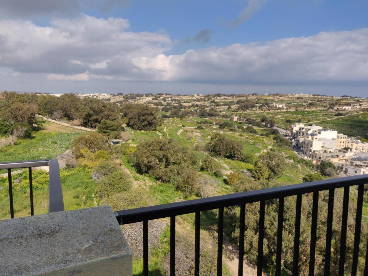 Panoramic Penthouse In Marsascala Which Enjoys Sea And Country Views Apartment Марсаскала Екстериор снимка